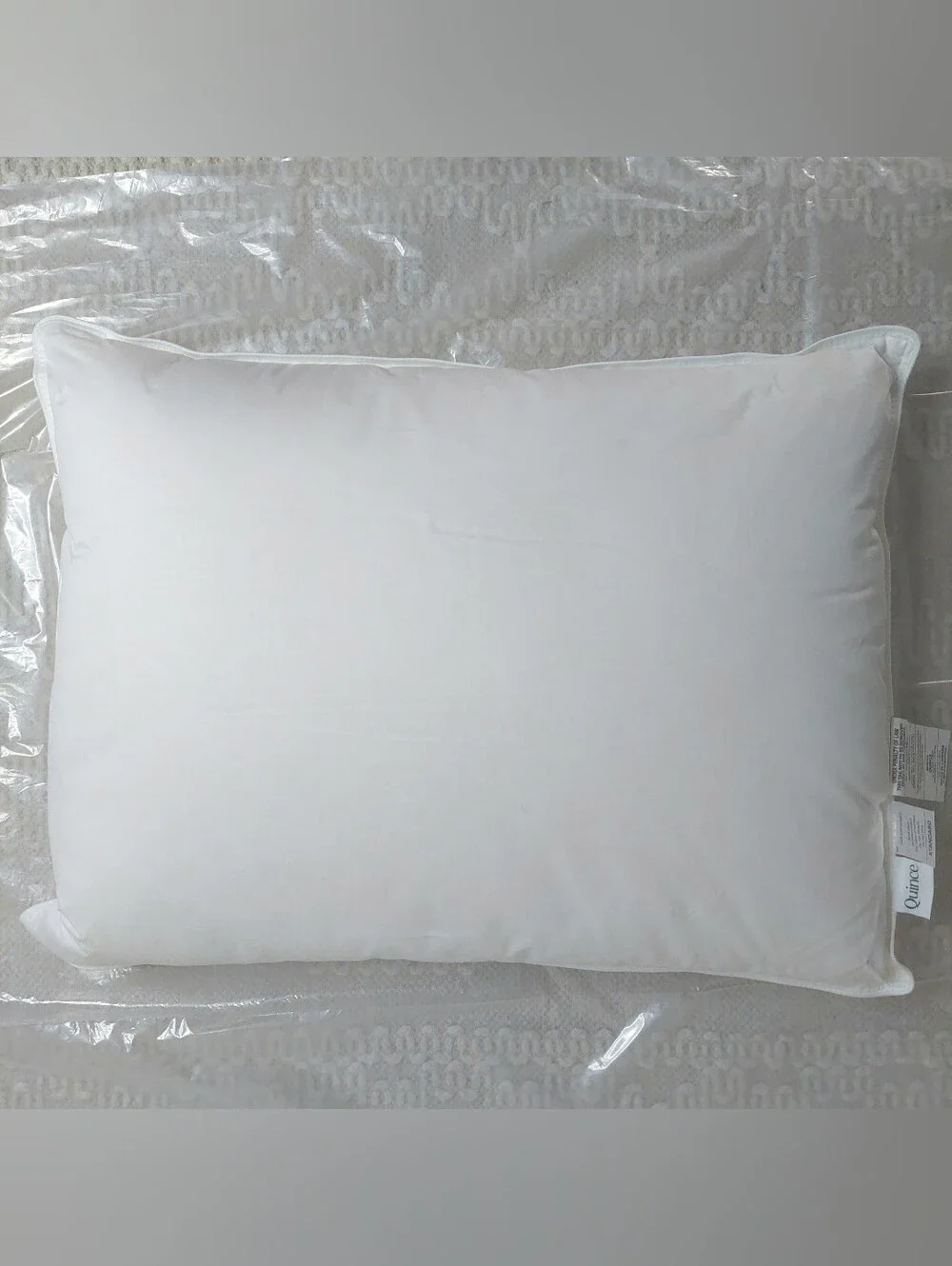 NWOT- Quince Standard White Duck Down Premium Pillow (Soft)(P40)